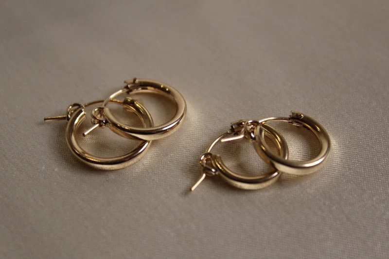 women's resin earrings-Your everyday gold hoops