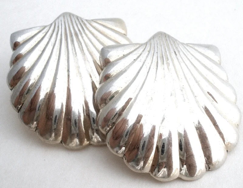 women's name earrings-Shell Pierced Earring Sterling Silver Vintage