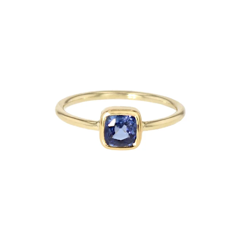 women’s modern engagement rings-Classic Blue 14K Gold Ring w. Sapphire